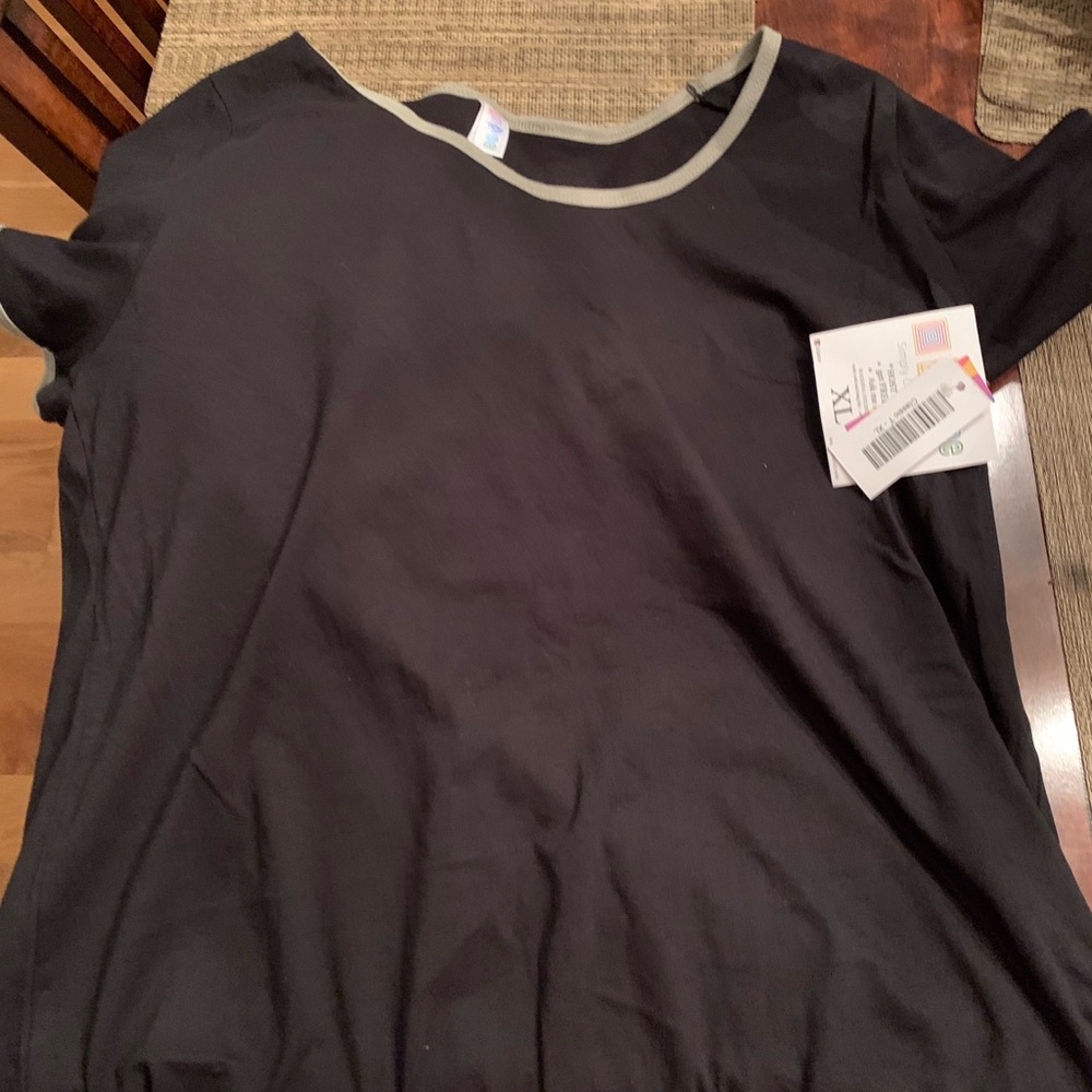 Women’s LuLaRoe top